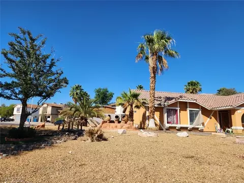 900 River Point Dr, Las Vegas, NV 89110