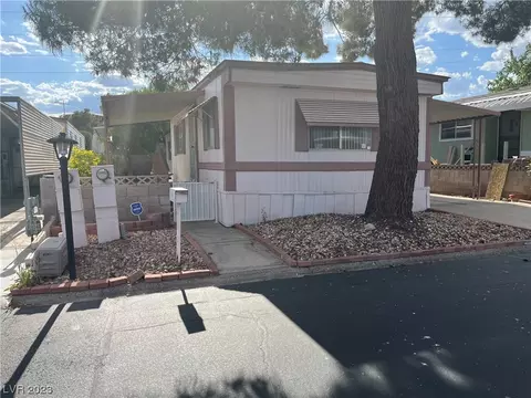 4551 Royal Ridge Blvd, Las Vegas, NV 89103