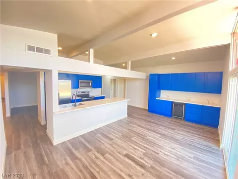 6340 Alta Dr, Las Vegas, NV 89107