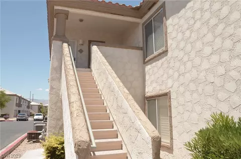 6805 Squaw Mountain Dr #204, Las Vegas, NV 89130