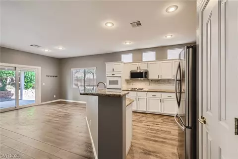 10621 Bardilino St, Las Vegas, NV 89141