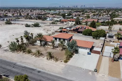121 Spanish Dr, Las Vegas, NV 89110