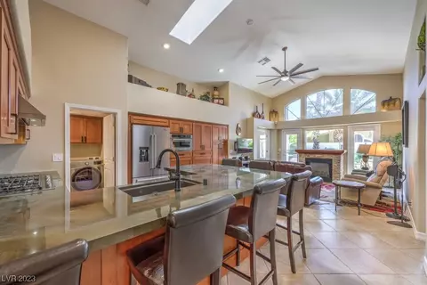 2136 Eaglepath Cir, Henderson, NV 89074 photo 9