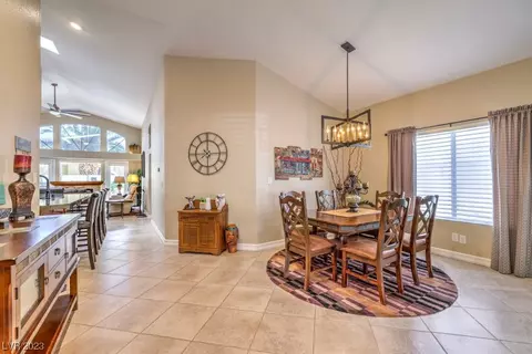 2136 Eaglepath Cir, Henderson, NV 89074 photo 6