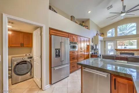 2136 Eaglepath Cir, Henderson, NV 89074 photo 13