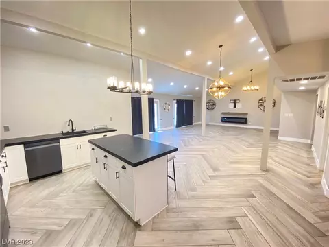 4850 W Warm Springs Rd, Las Vegas, NV 89118