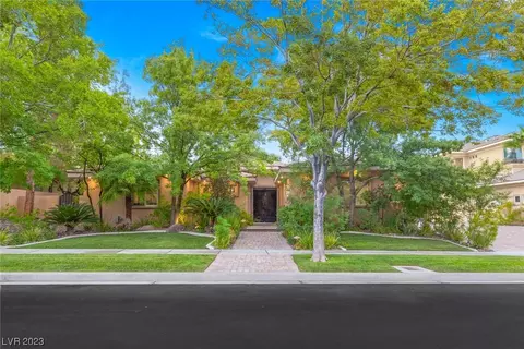 9320 Canyon Classic Dr, Las Vegas, NV 89144