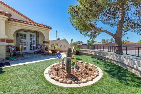 101 Underhill Ct, Las Vegas, NV 89145