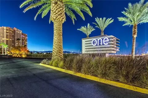 8255 Las Vegas Boulevard Blvd #121, Las Vegas, NV 89123