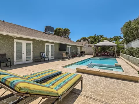 3700 Briarglen Ln, Las Vegas, NV 89108
