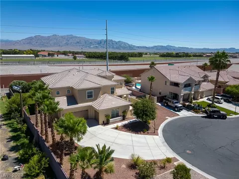 6820 Sleepy Pine St, Las Vegas, NV 89130