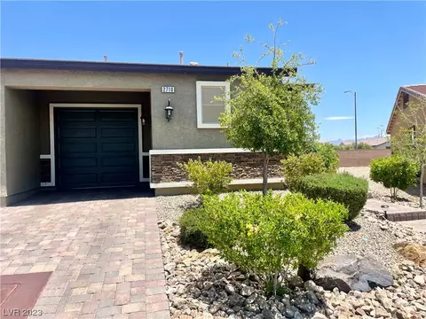 2710 Beacon Rock St, Laughlin, NV 89029