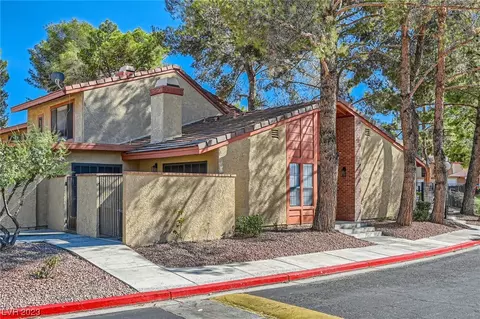 2384 Pickwick Dr, Henderson, NV 89014