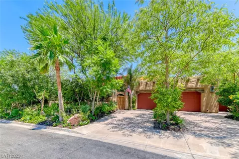 624 E Fairway Rd, Henderson, NV 89015