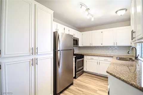 3125 N Buffalo Dr #2129, Las Vegas, NV 89128