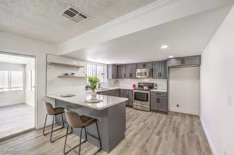 3469 Monte Carlo Dr, Las Vegas, NV 89121
