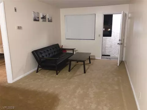 1381 E University Ave #206, Las Vegas, NV 89119
