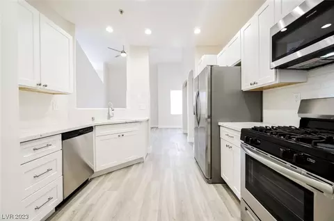 3975 N Hualapai Way #228, Las Vegas, NV 89129