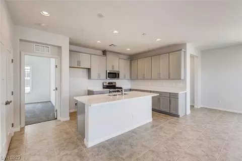 46 Cadence Crest Ave, Henderson, NV 89011