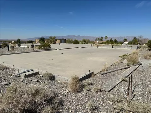 5880 Mojave St, Pahrump, NV 89061