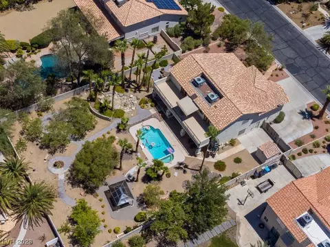 8274 Granite Mountain Ln, Las Vegas, NV 89129