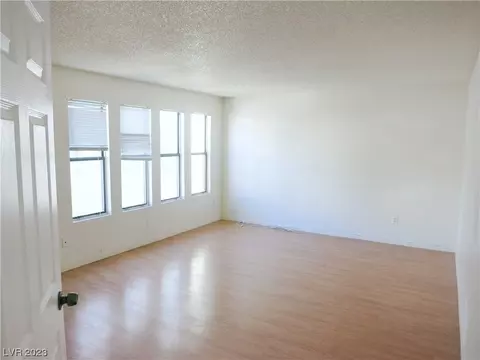 2080 Karen Ave #50, Las Vegas, NV 89169