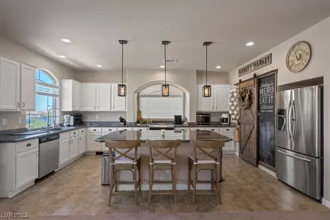 6760 Goose Watch Ct, Las Vegas, NV 89139
