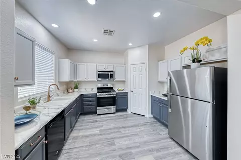8112 Loma Del Ray St, Las Vegas, NV 89131