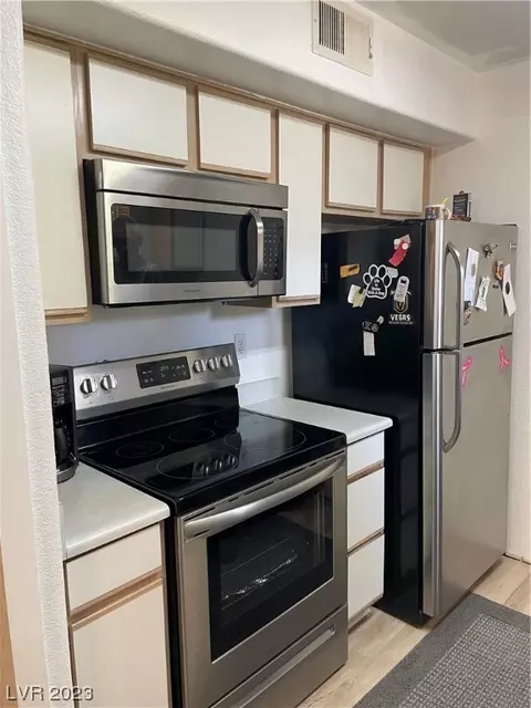 2300 E Silverado Ranch Blvd #1067, Las Vegas, NV 89183