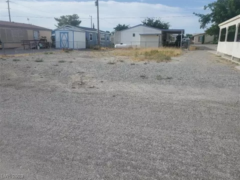 31 Wilderness Way, Pahrump, NV 89048