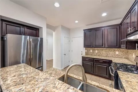 9336 Fitzwilliam Ave, Las Vegas, NV 89178