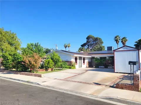 5817 Apple Valley Ln, Las Vegas, NV 89108