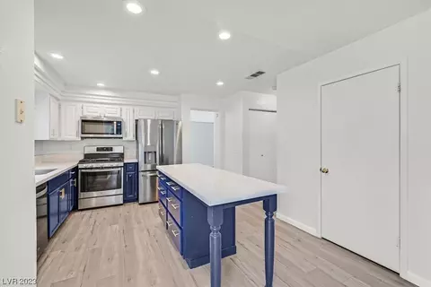 2134 Eaglecloud Dr, Henderson, NV 89074 photo 7