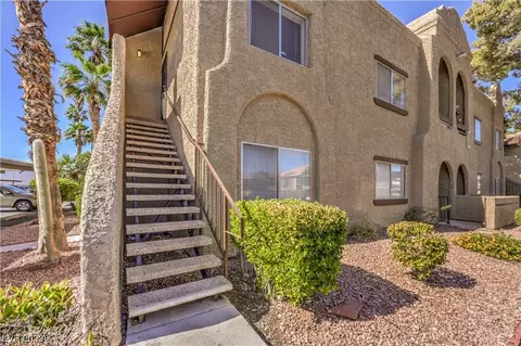 5121 Pioneer Ave #203, Las Vegas, NV 89146