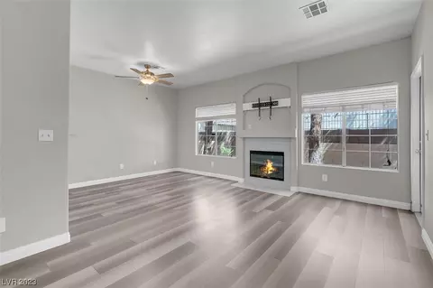 1900 N Torrey Pines Dr #121, Las Vegas, NV 89108