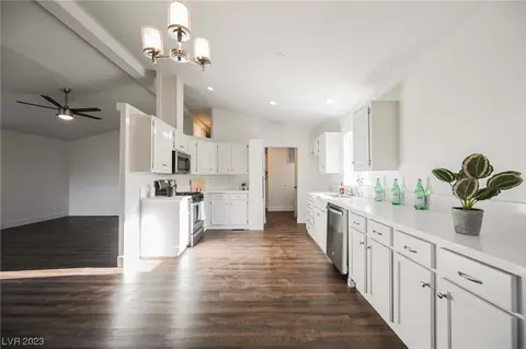 5208 Sir James Way, Las Vegas, NV 89110