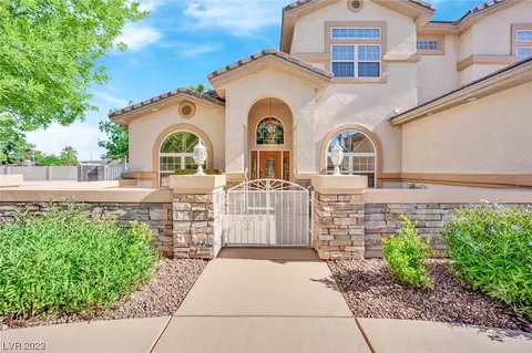 2308 Wimbledon Dr, Las Vegas, NV 89107