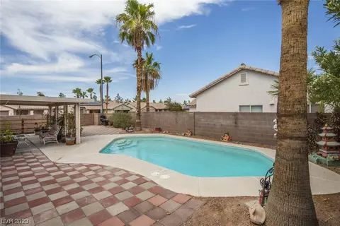 334 Desert Knolls St, Henderson, NV 89014