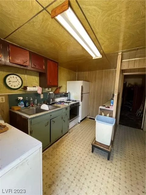 860 Avenue C, Ely, NV 89301 photo 2