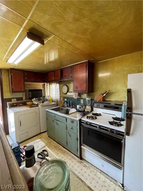 860 Avenue C, Ely, NV 89301 photo 3