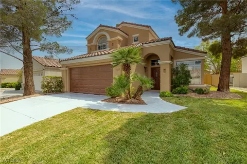 7925 Sierra Largo Dr, Las Vegas, NV 89128
