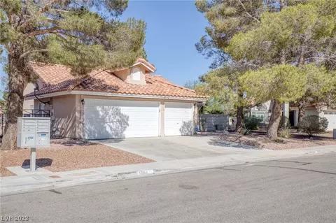 5604 Indian Ridge Dr, North Las Vegas, NV 89031