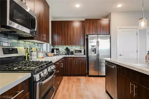 6929 Whisper Canyon Pl, North Las Vegas, NV 89084
