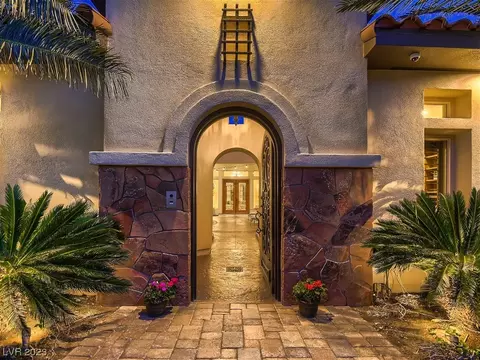 6031 Ruffian Rd, Las Vegas, NV 89149