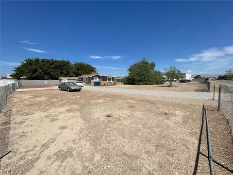 2075 Castleberry Ln, Las Vegas, NV 89156