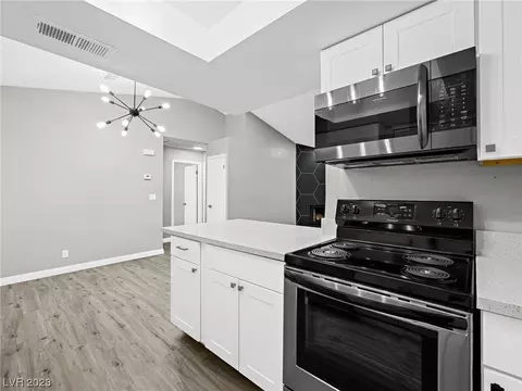 5365 Rod Ct #203, Las Vegas, NV 89122