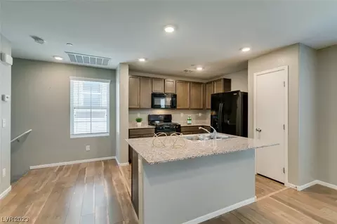 4597 Townwall St, Las Vegas, NV 89115