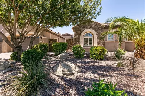 8229 Broad Peak Dr, Las Vegas, NV 89131