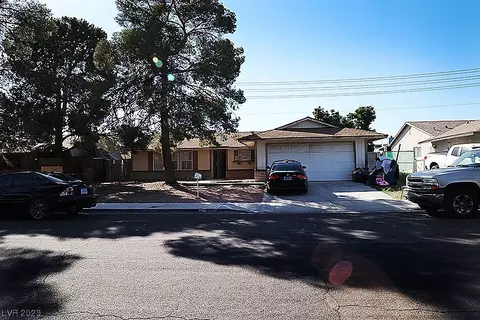 6717 Old Castle Dr, Las Vegas, NV 89108