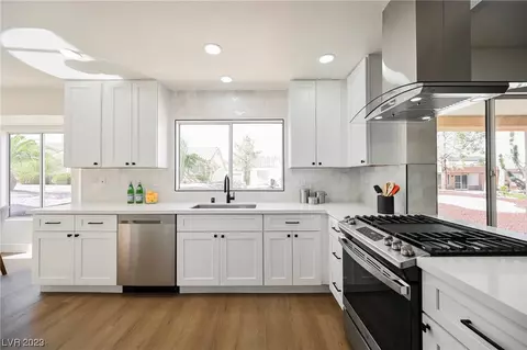 9220 Yucca Blossom Dr, Las Vegas, NV 89134